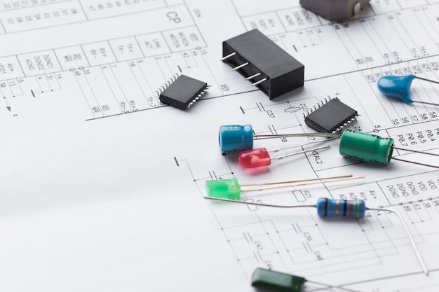  Electronics Hobbyist: Exploring the World of DIY Projects and Prototypes